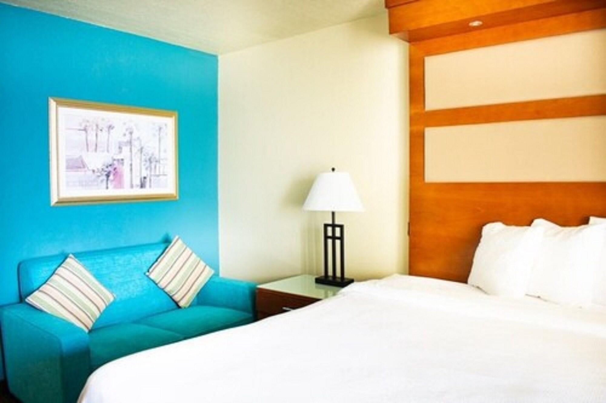 Punta Gorda Waterfront Hotel & Suites Extérieur photo