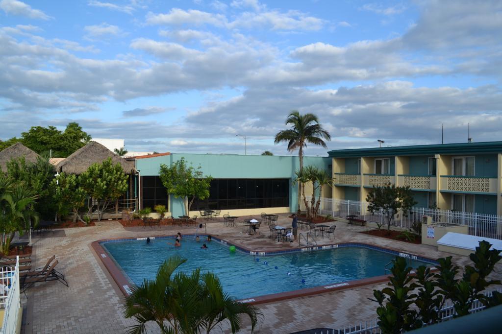 Punta Gorda Waterfront Hotel & Suites Extérieur photo